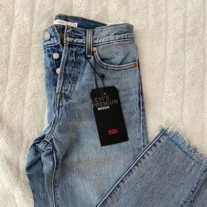 LEVIS WEDGIE JEANS